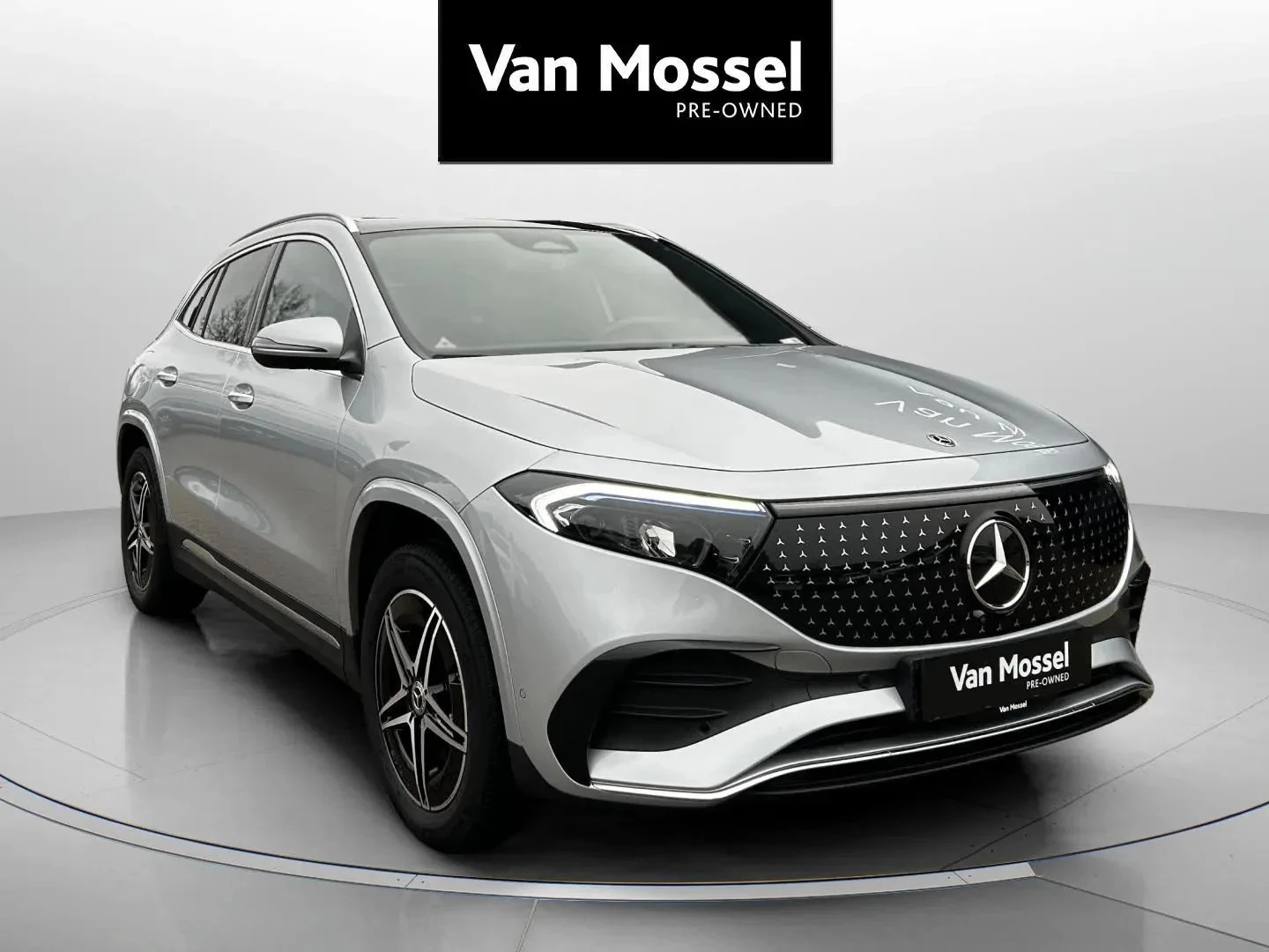 Mercedes-Benz-EQA-image-2