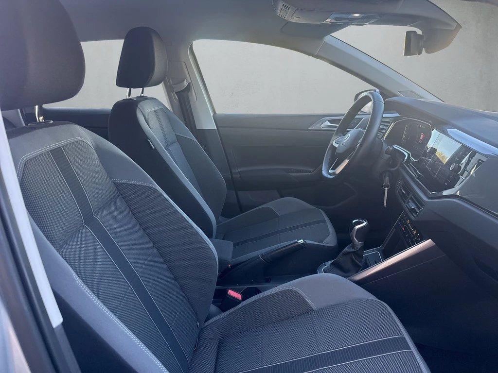 Volkswagen-Polo-image-12
