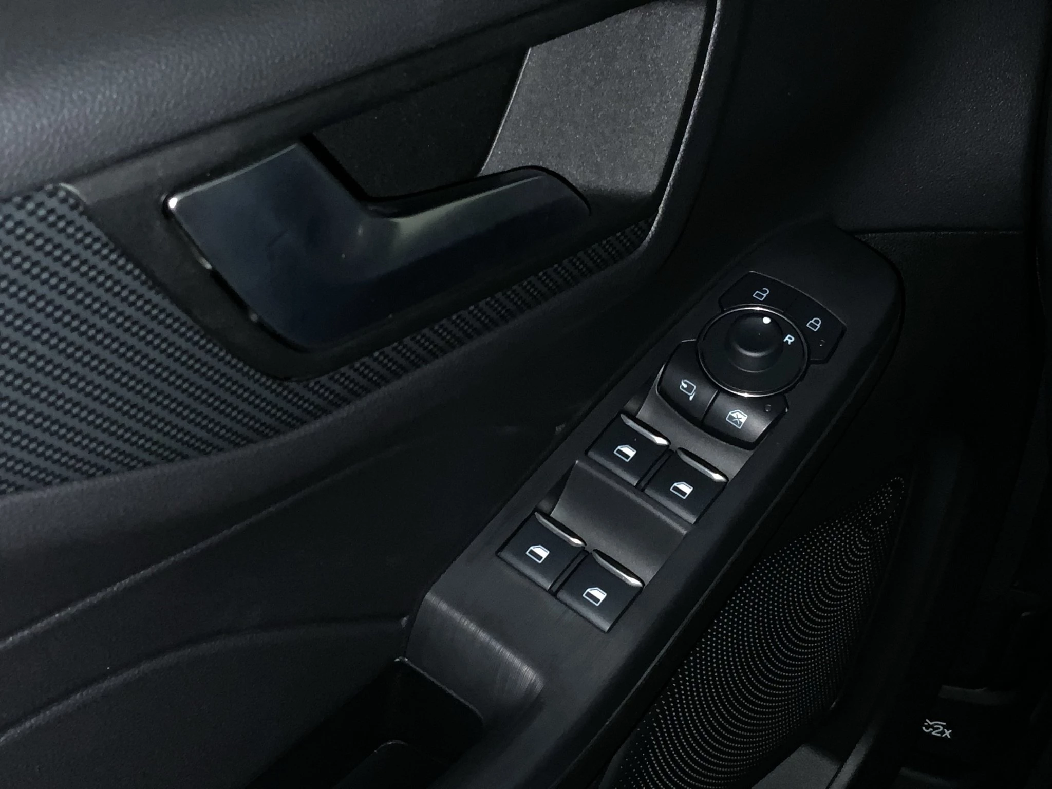 Ford Kuga ST-Line X*PANO*AHK*KAM*ACC*NAVI*SOUND-SYS.