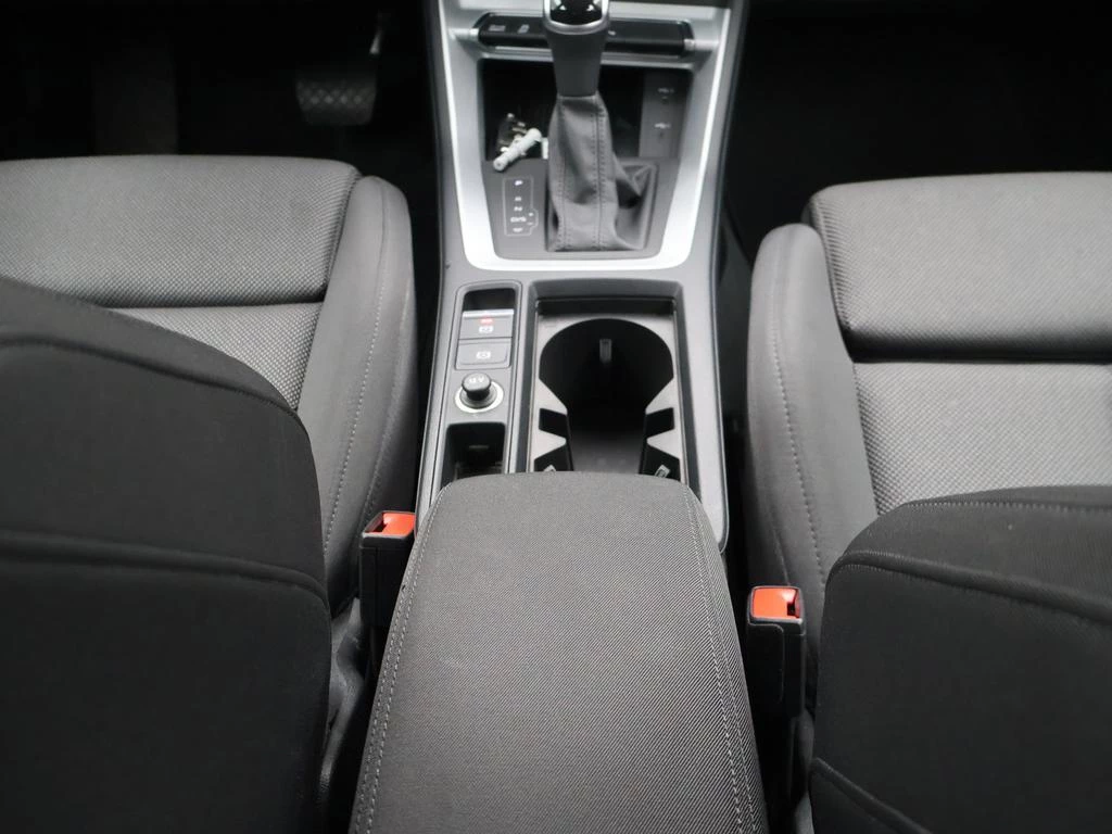 Audi Q3 PHEV Attraction PHEV 45TFSIe *AUTOMAAT*ACC*PDC*VIRTUAL COCKPIT*LANE ASSIST*...*