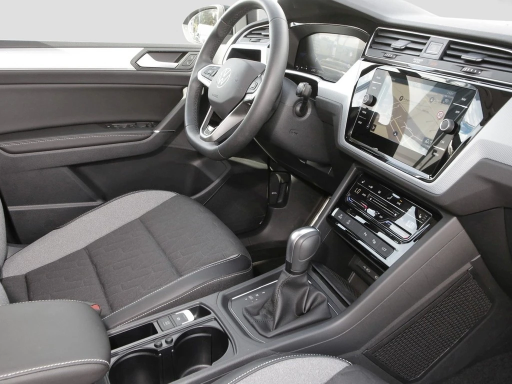 Volkswagen-Touran-image-7