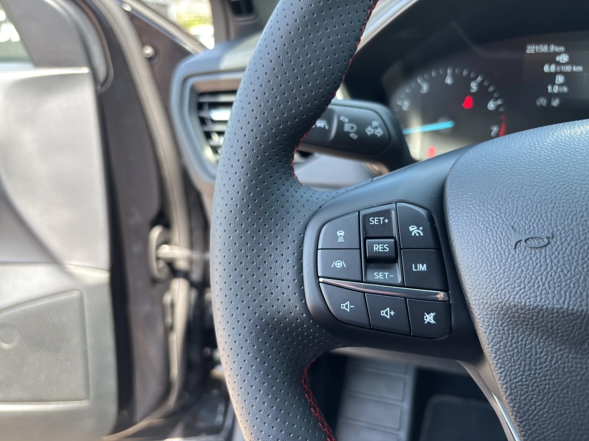 Ford Focus ST-Line Turnier Aut.*ACC*KAM*NAVI*LED*WINTER-PKT.