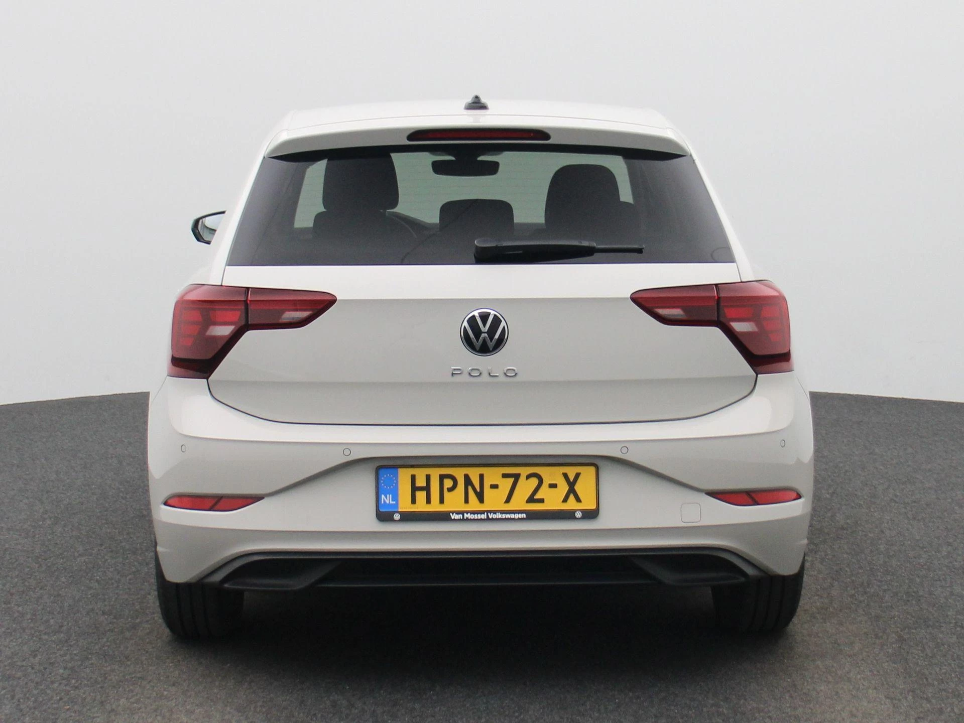 Volkswagen-Polo-image-4