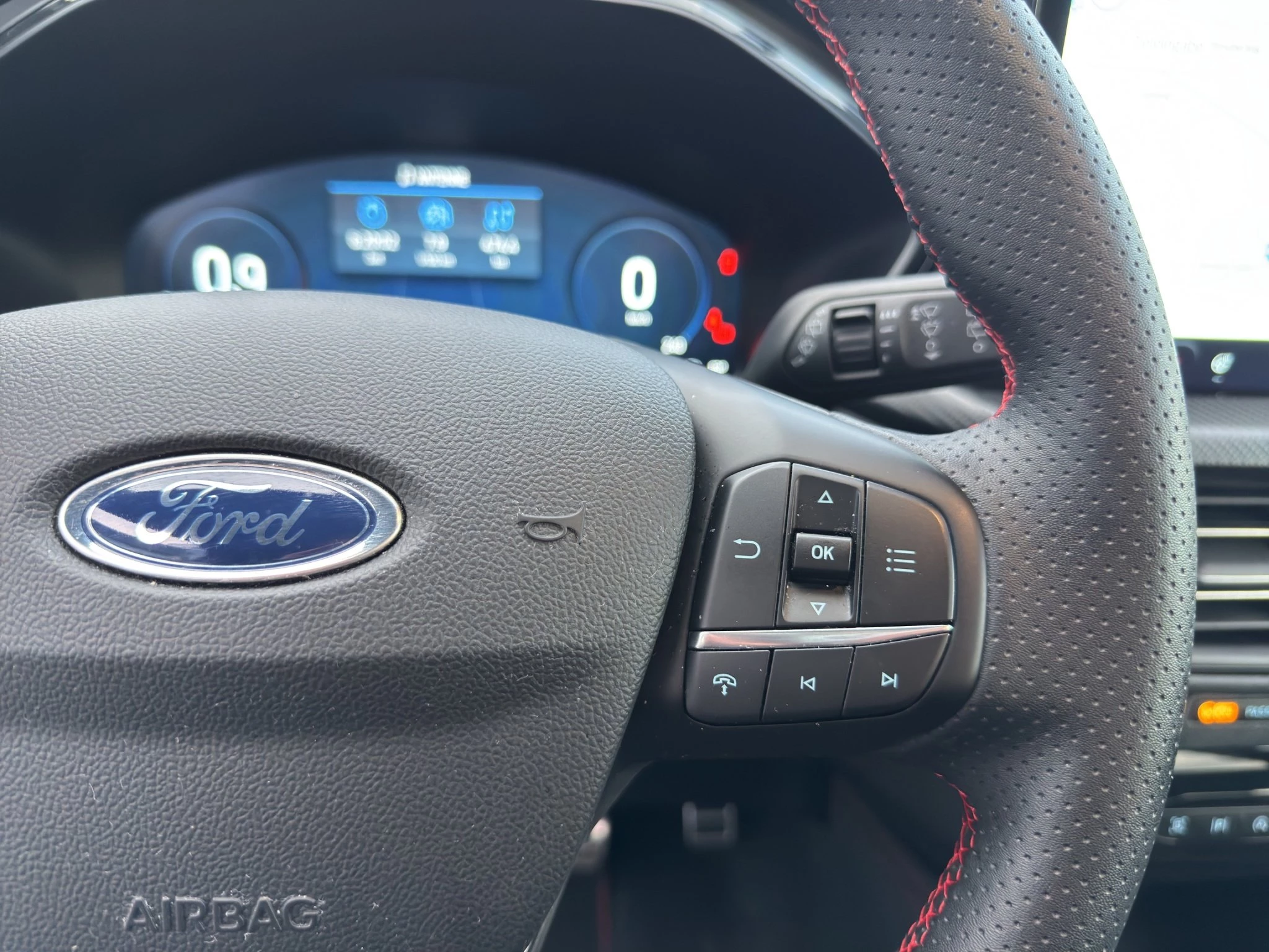 Ford Kuga ST-Line X Aut.*360GRAD*LED-MATRIX*NAVI*GRA*WINTER-PKT.
