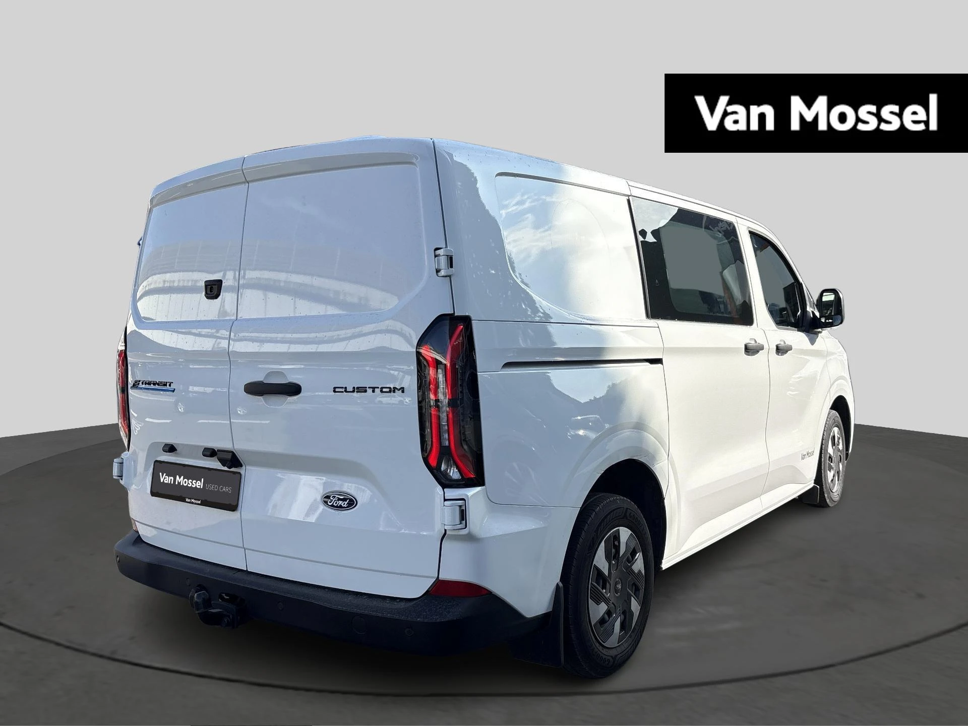 Ford-Transit Custom-image-3