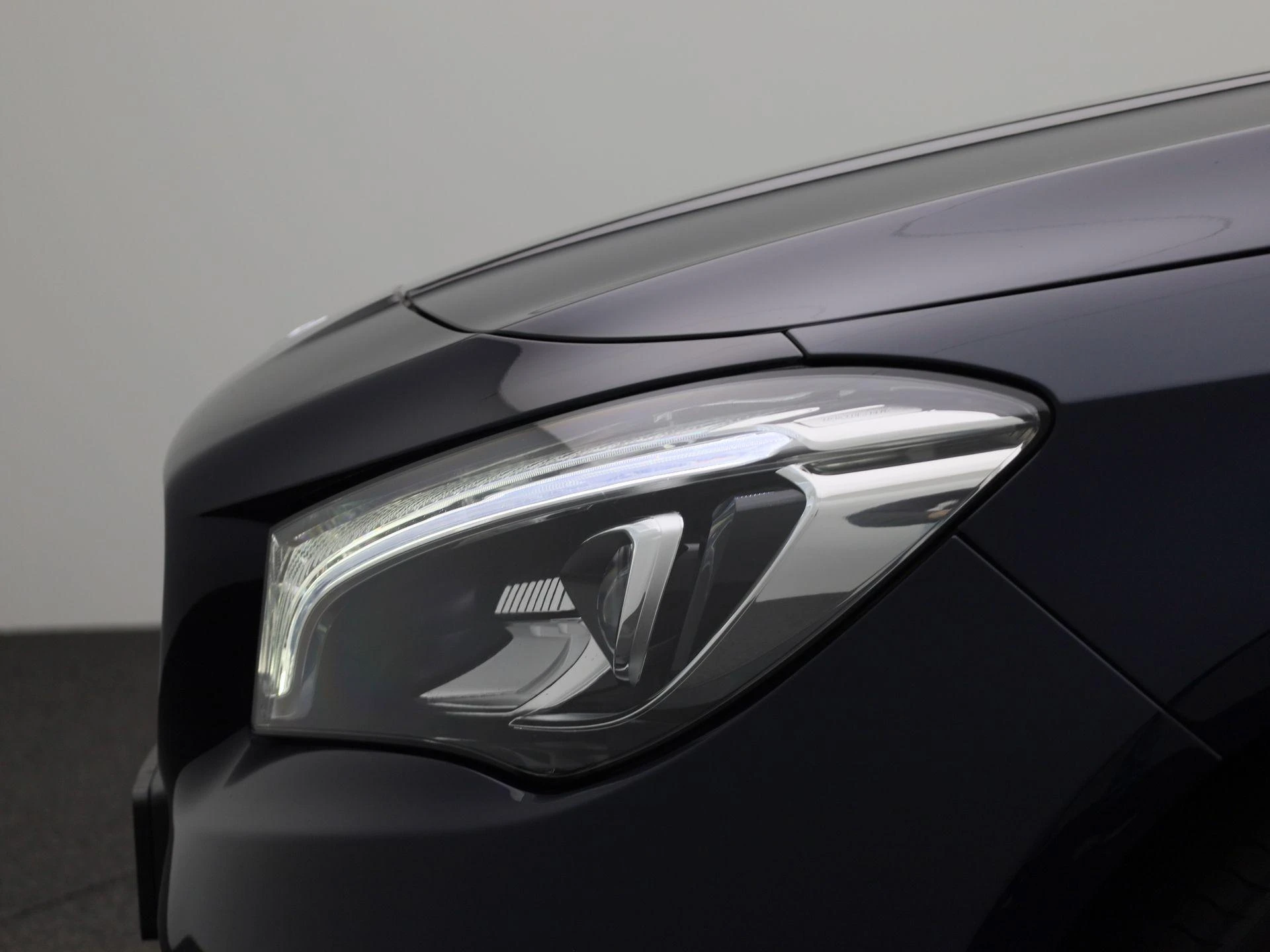 Mercedes-Benz-CLA-image-15