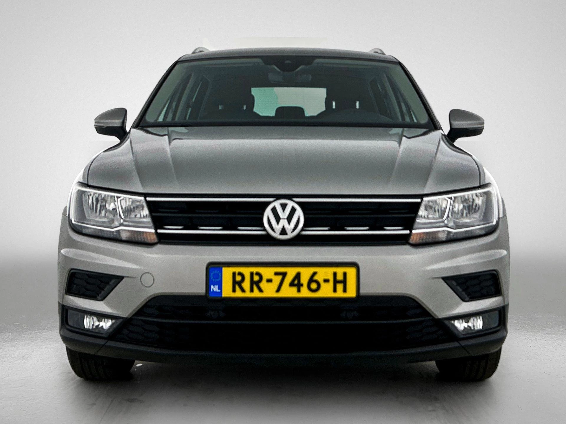 Volkswagen-Tiguan-image-4