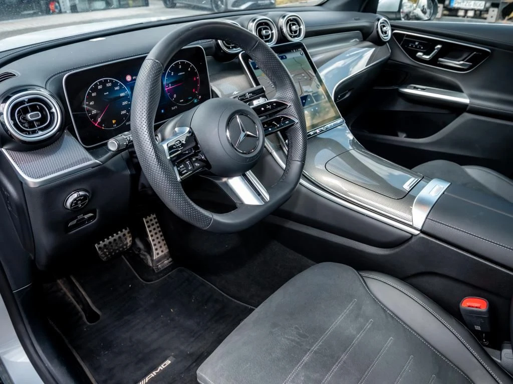 Mercedes-Benz-GLC 300 d-image-8