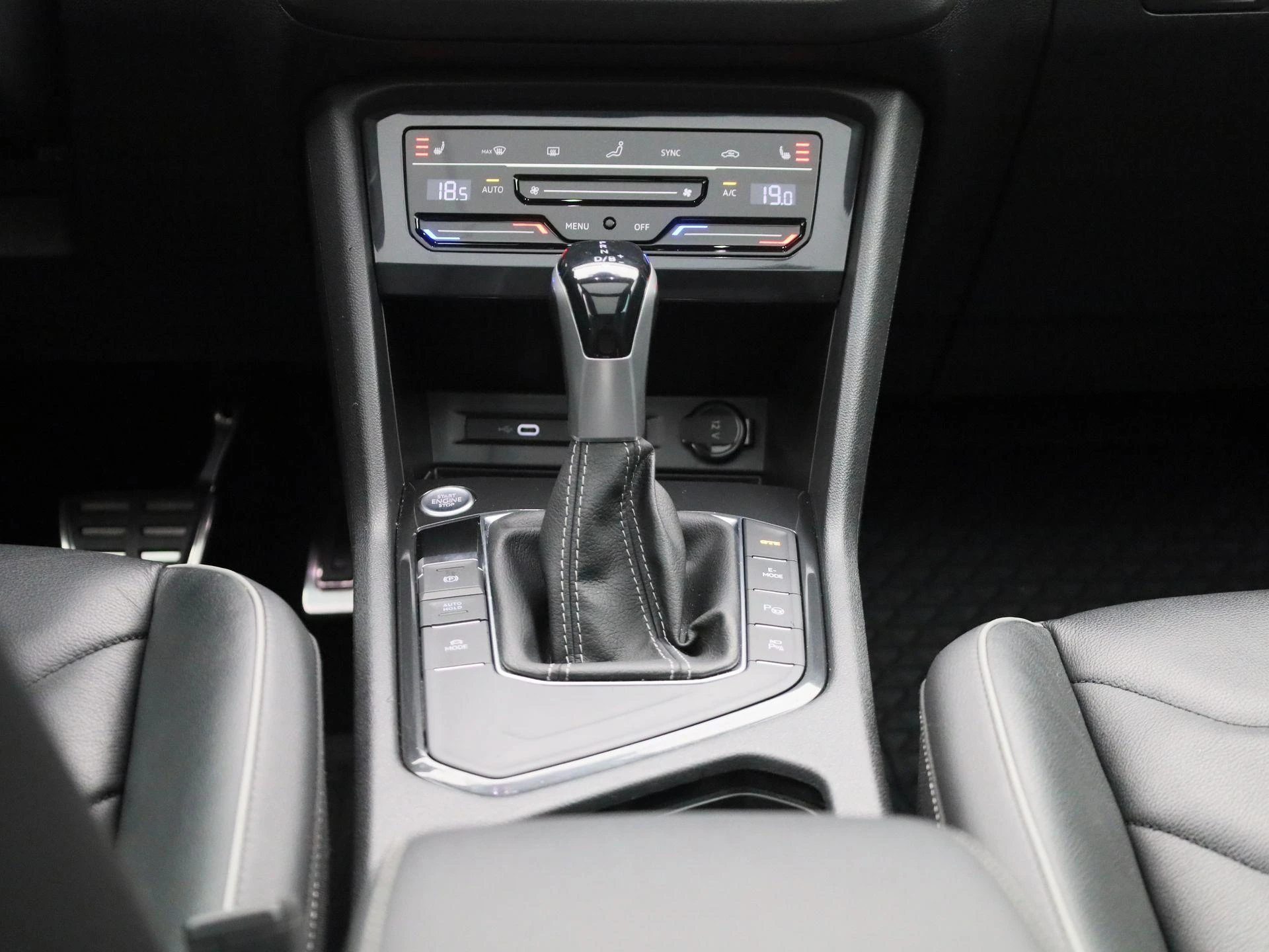 Volkswagen-Tiguan-image-9