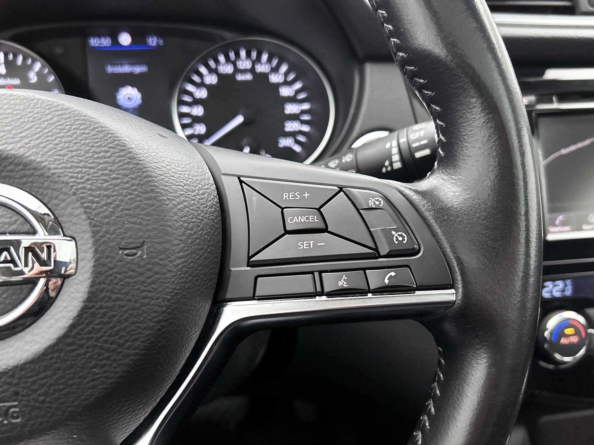 Nissan-QASHQAI-image-29