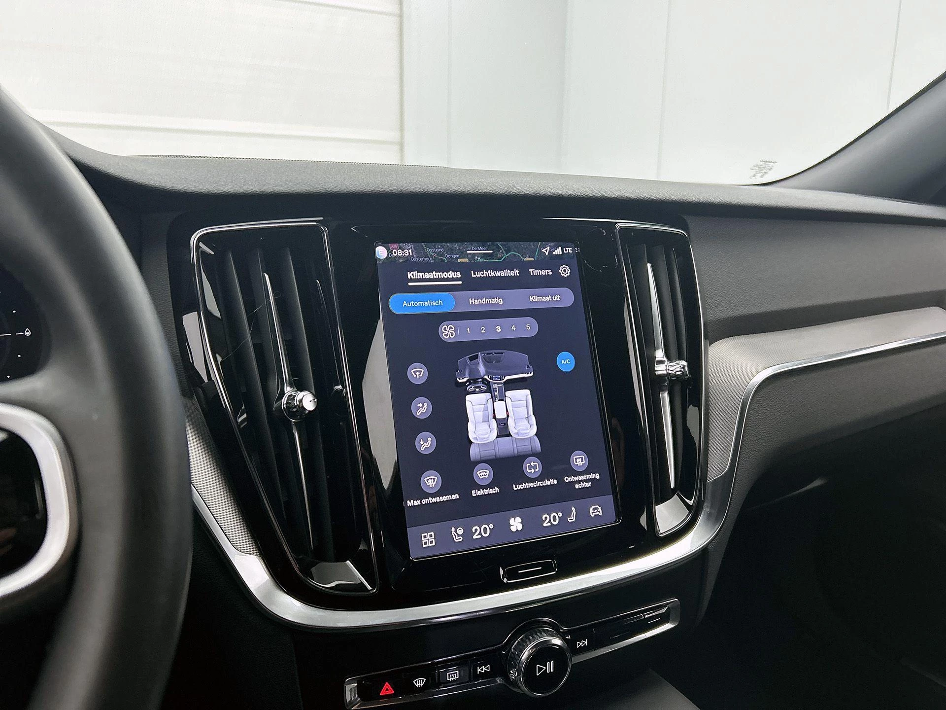 Volvo-V60-image-13