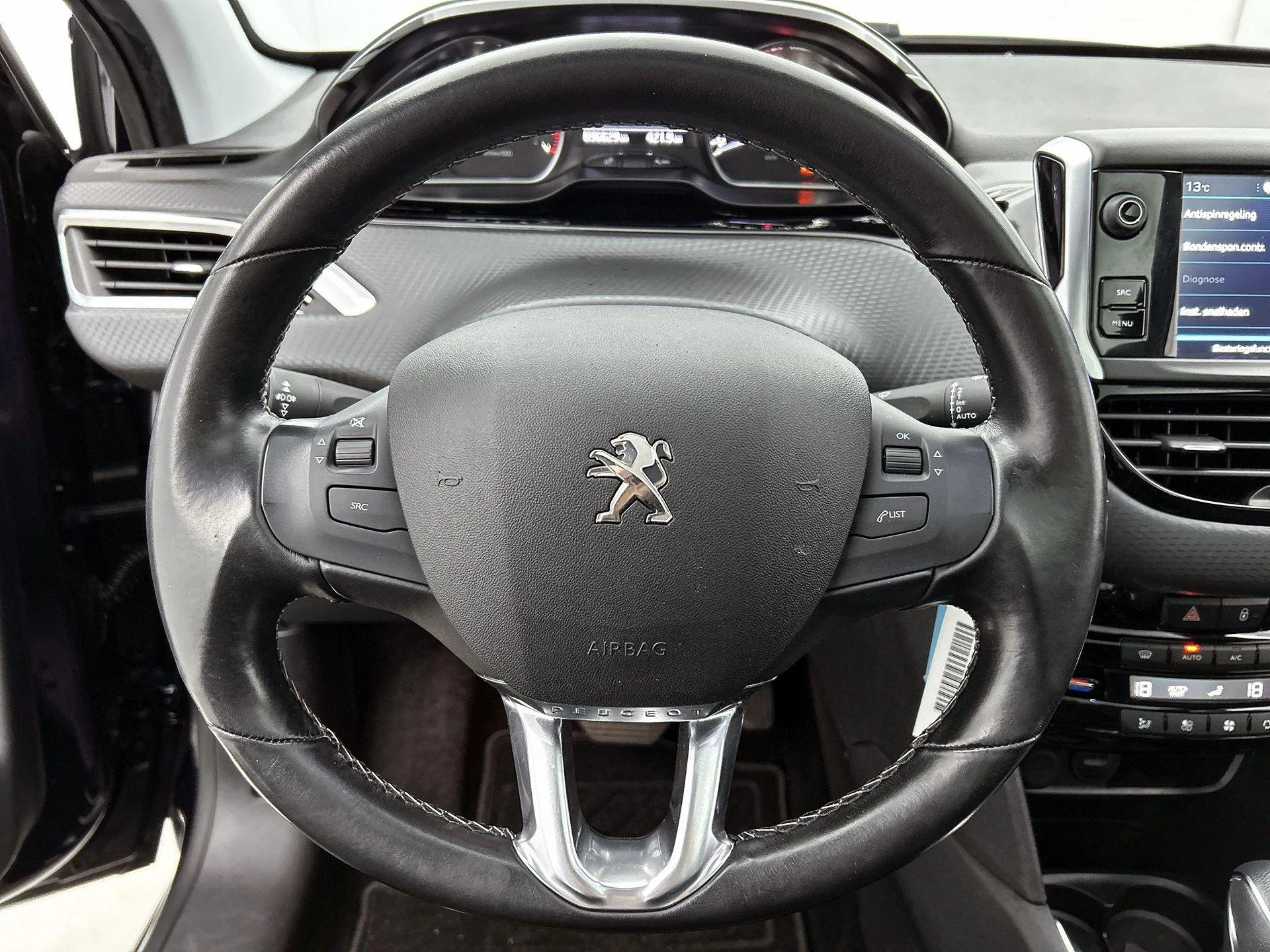 Peugeot-208-image-21