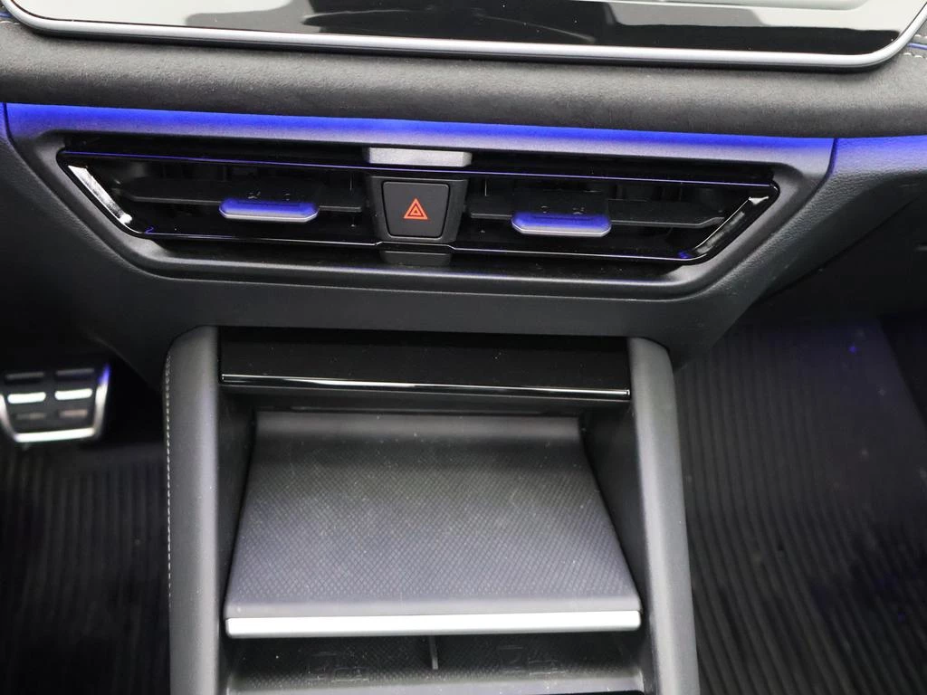 Volkswagen Tayron eHybrid Tayron R-Line Business Premium 1.5TSI eHybrid 177 pk DSG / DEMO