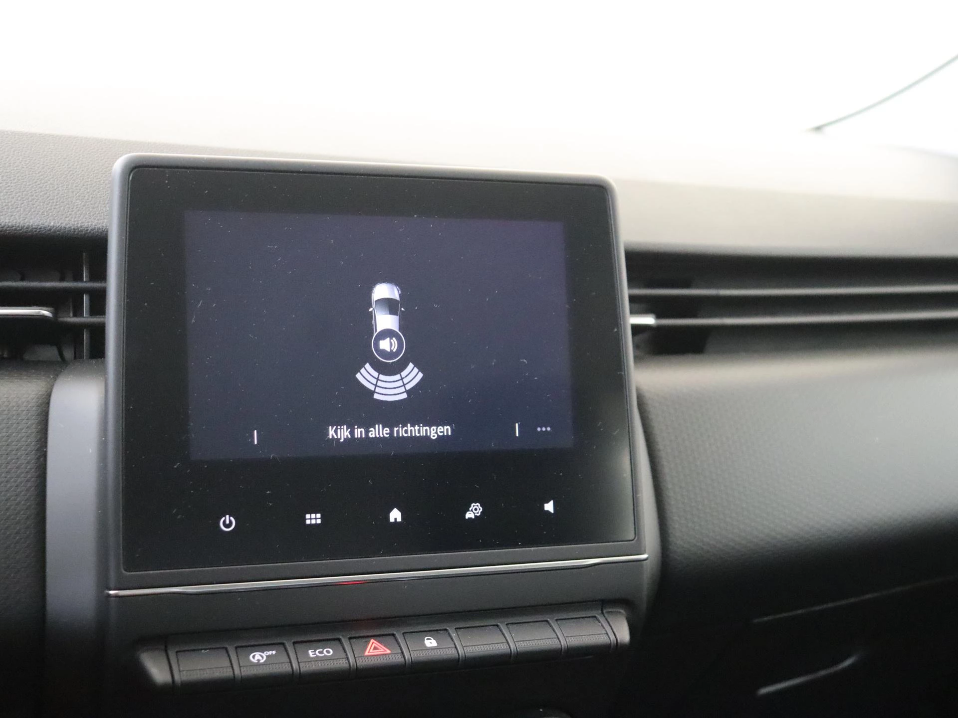 Renault-Clio-image-17