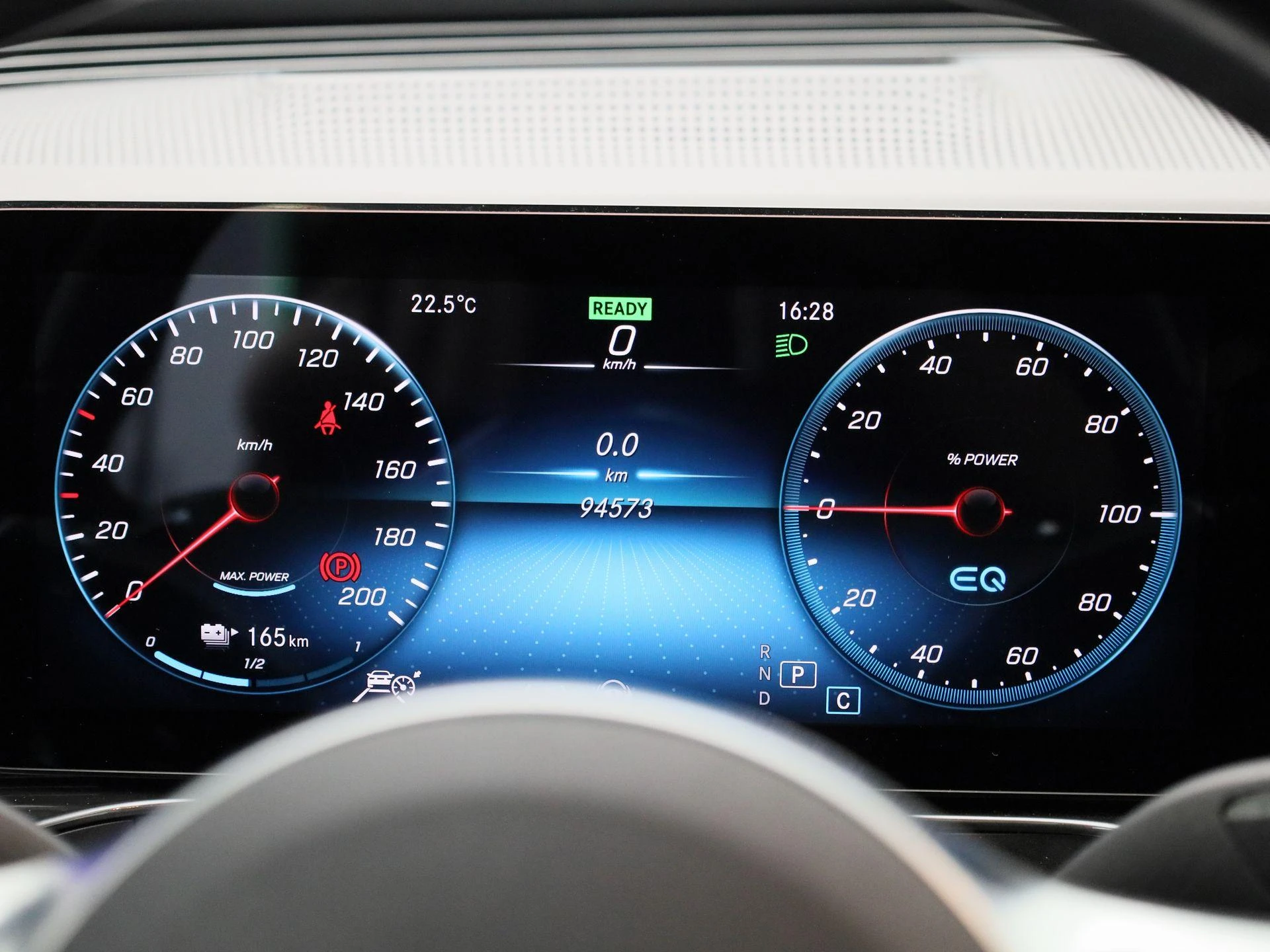 Mercedes-Benz-EQC-image-7