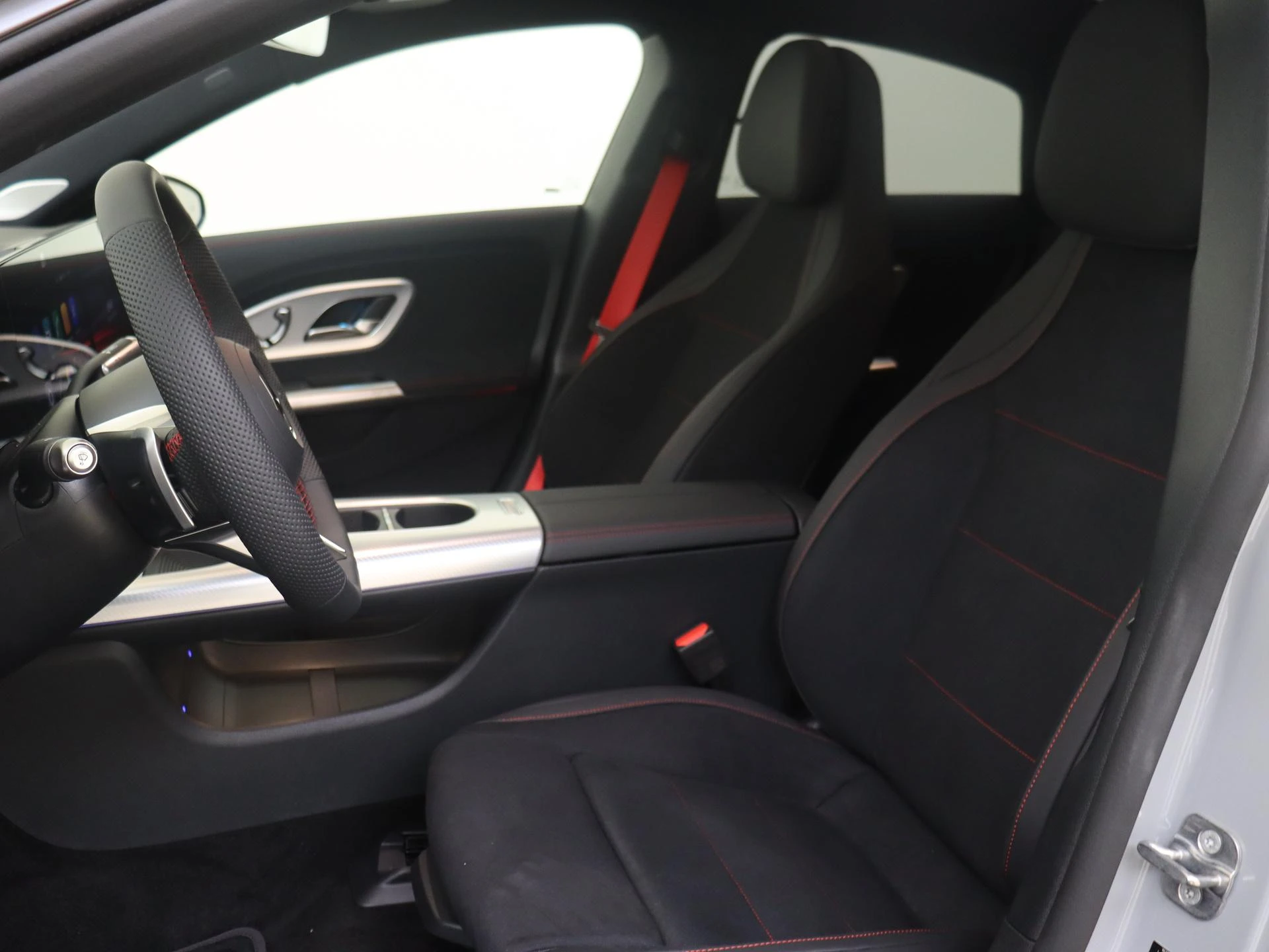 Mercedes-Benz-CLA-image-14