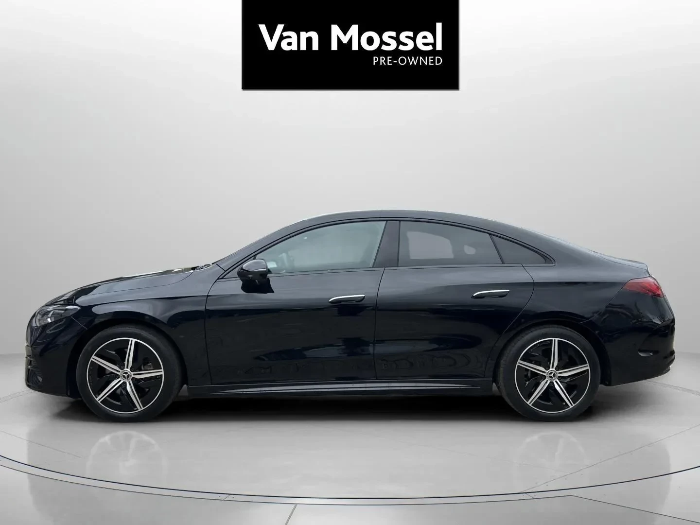 Mercedes-Benz-CLA-image-7