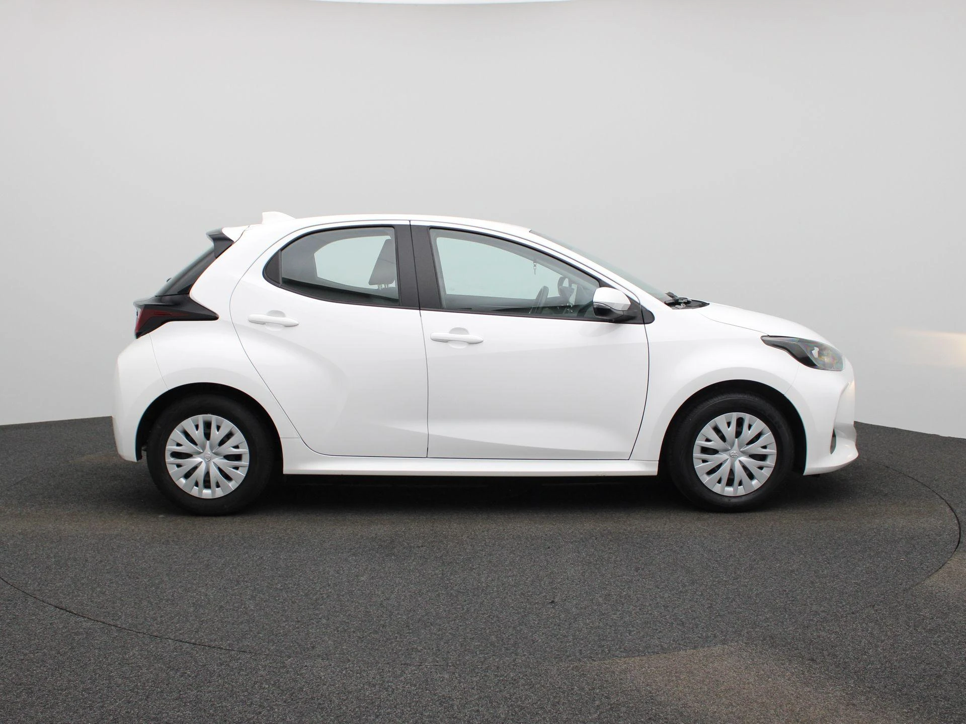 Toyota-Yaris-image-5