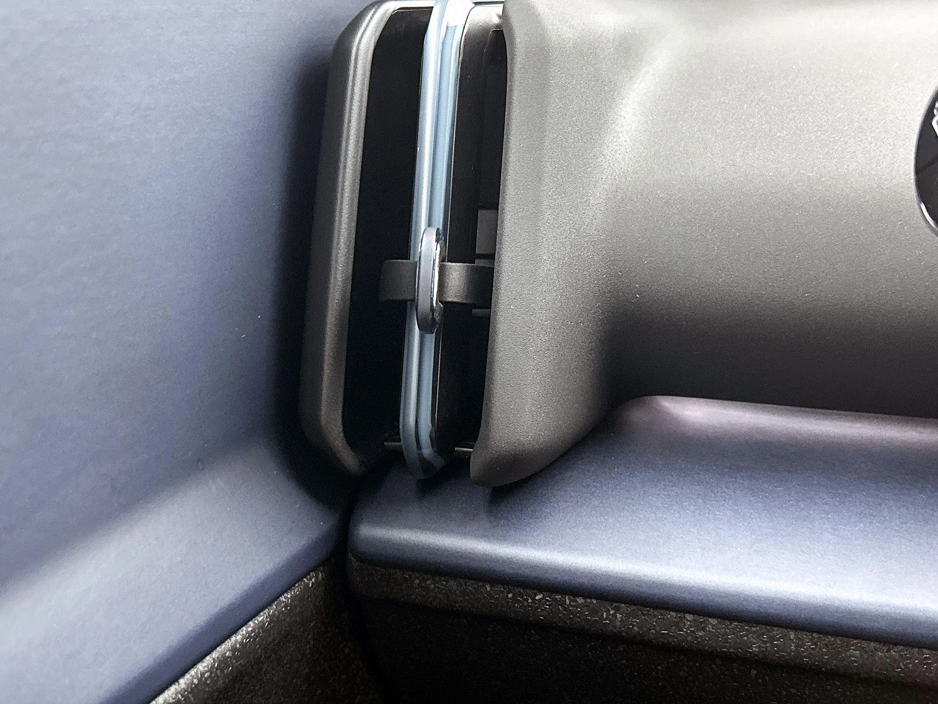 Volvo-EX30-image-35