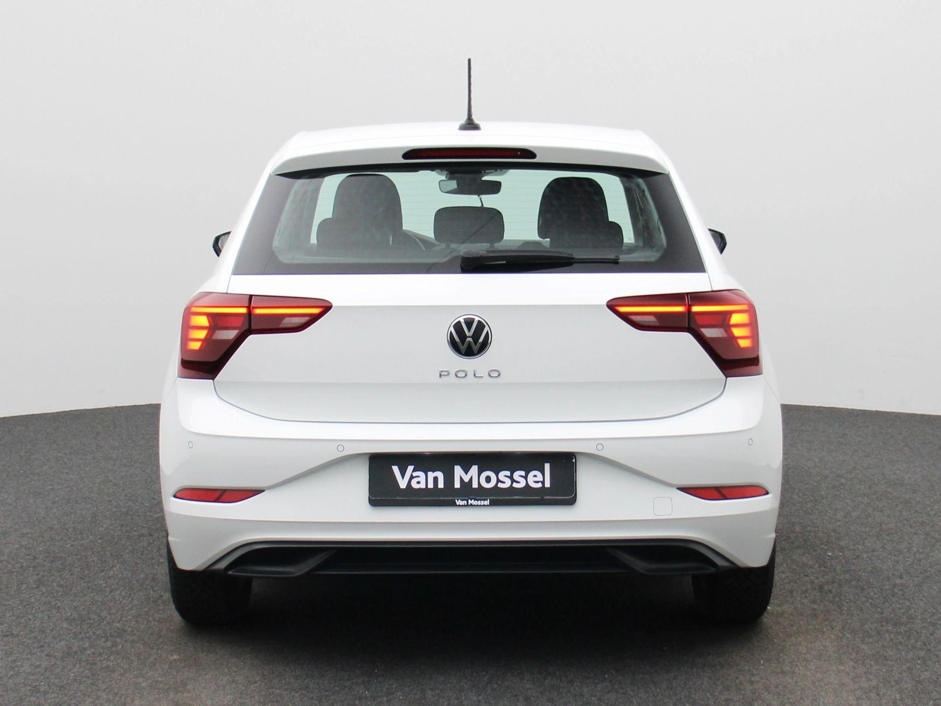 Volkswagen-Polo-image-5