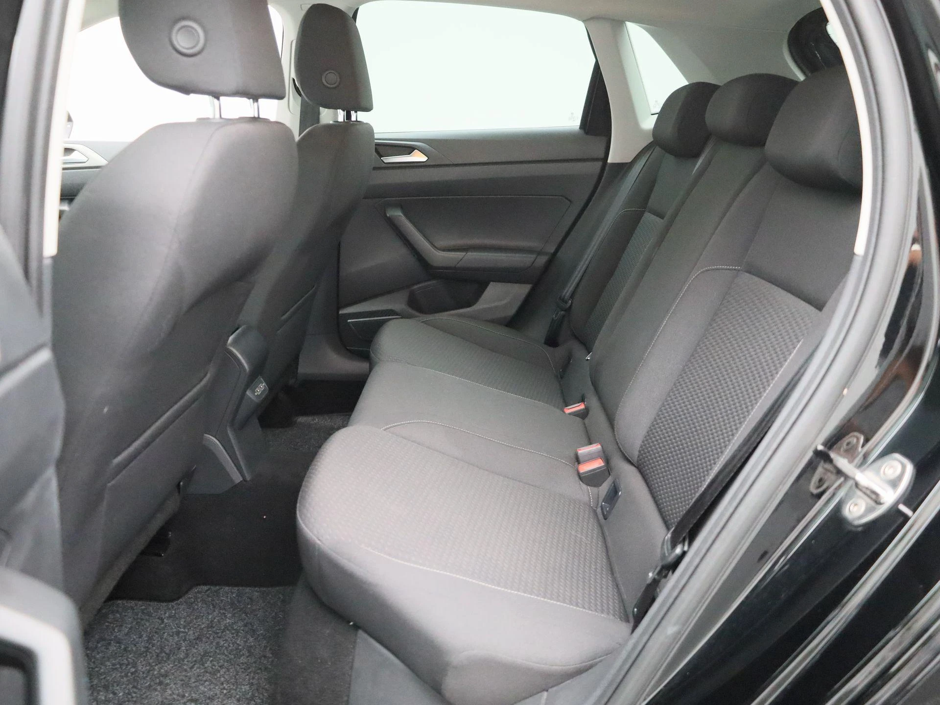 Volkswagen-Polo-image-11