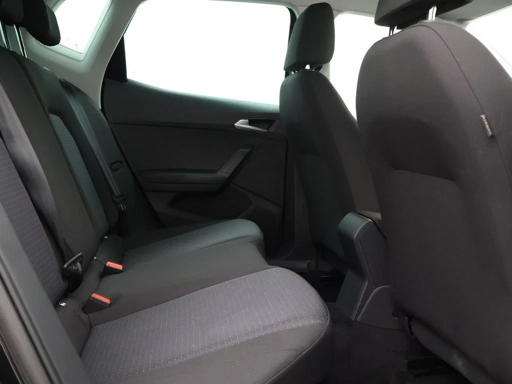 SEAT-Arona-image-10