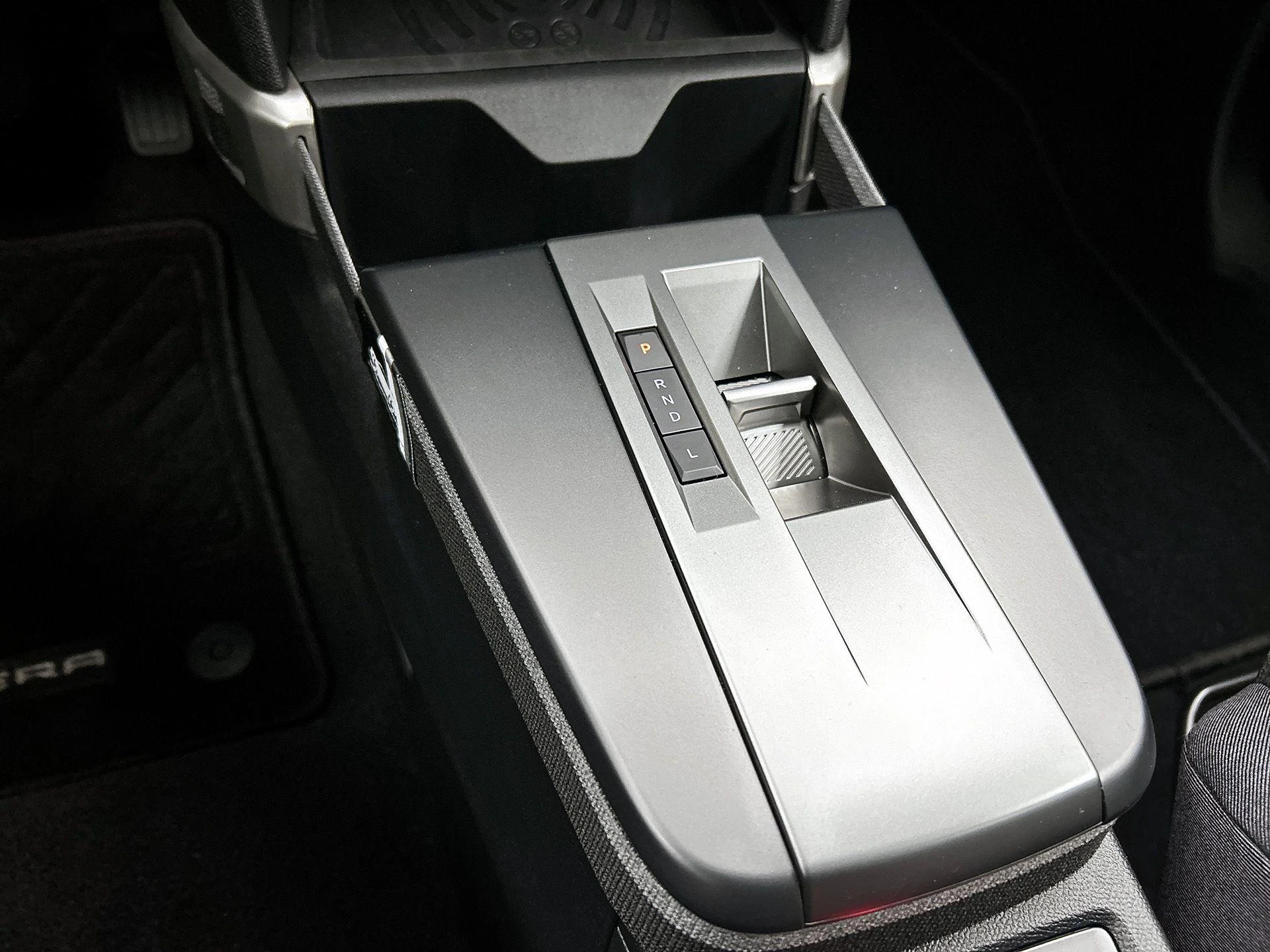 Opel-Frontera-image-25