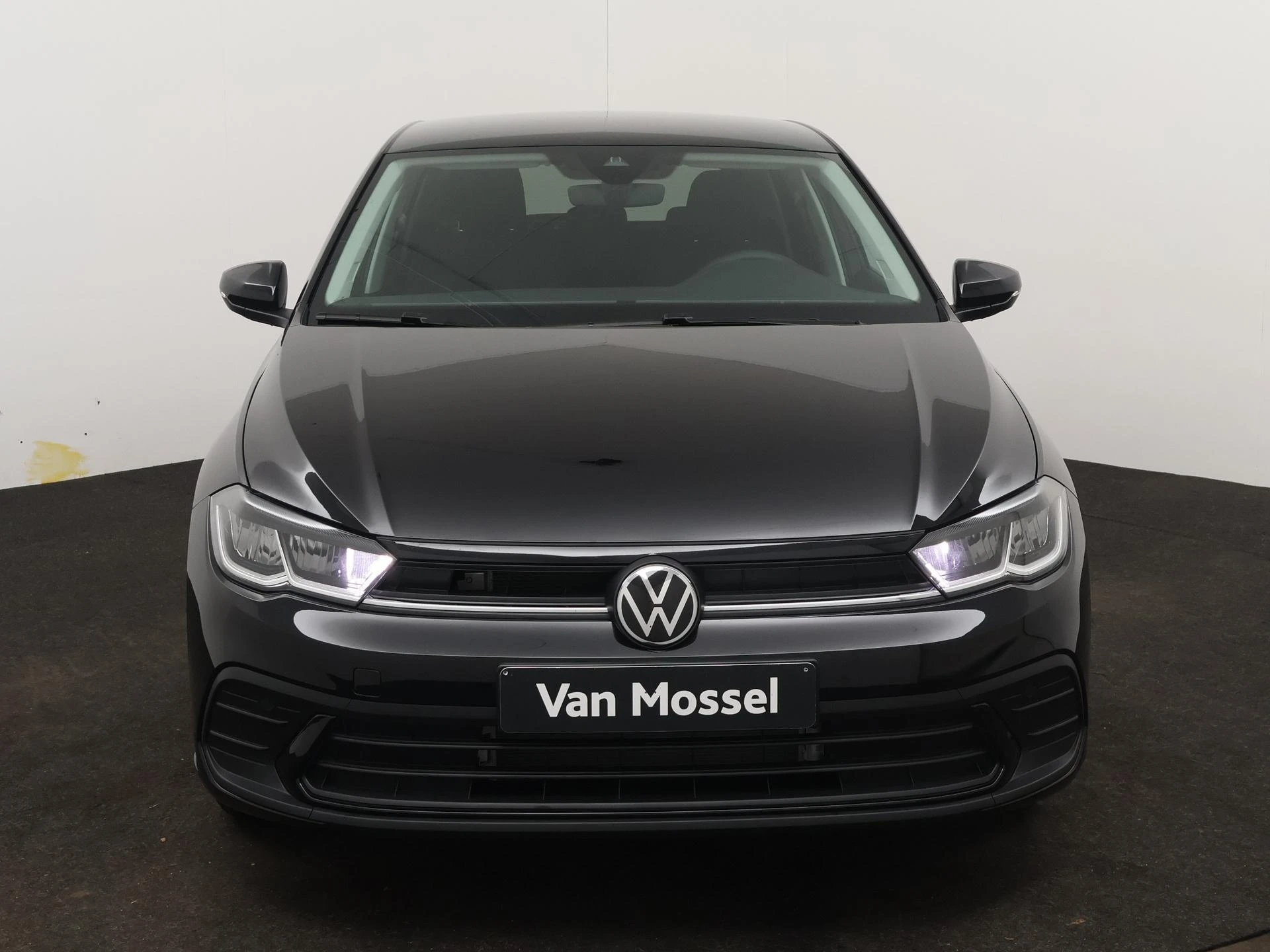 Volkswagen-Polo-image-1
