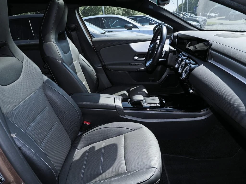 Mercedes-Benz-A-Klasse 220 d-image-12