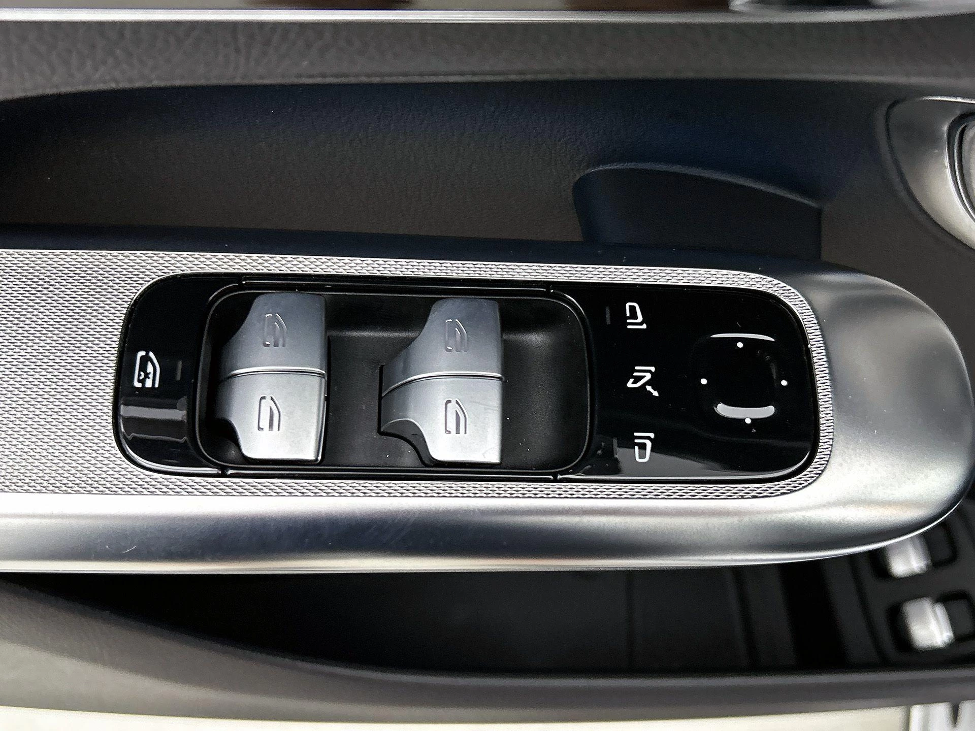 Mercedes-Benz-GLC-image-42