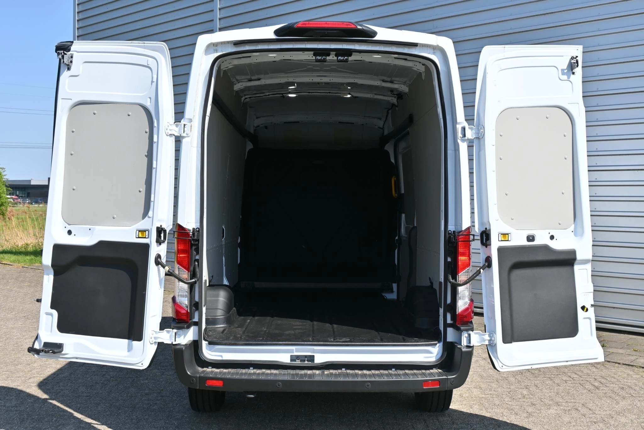 Ford-Transit-image-15