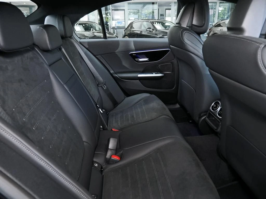 Mercedes-Benz-C-Klasse 300-image-14