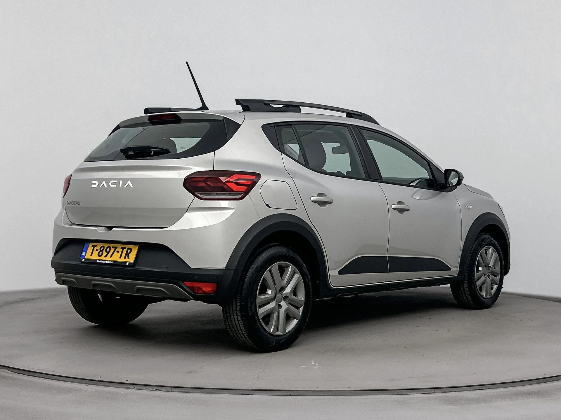 Dacia-Sandero Stepway-image-6