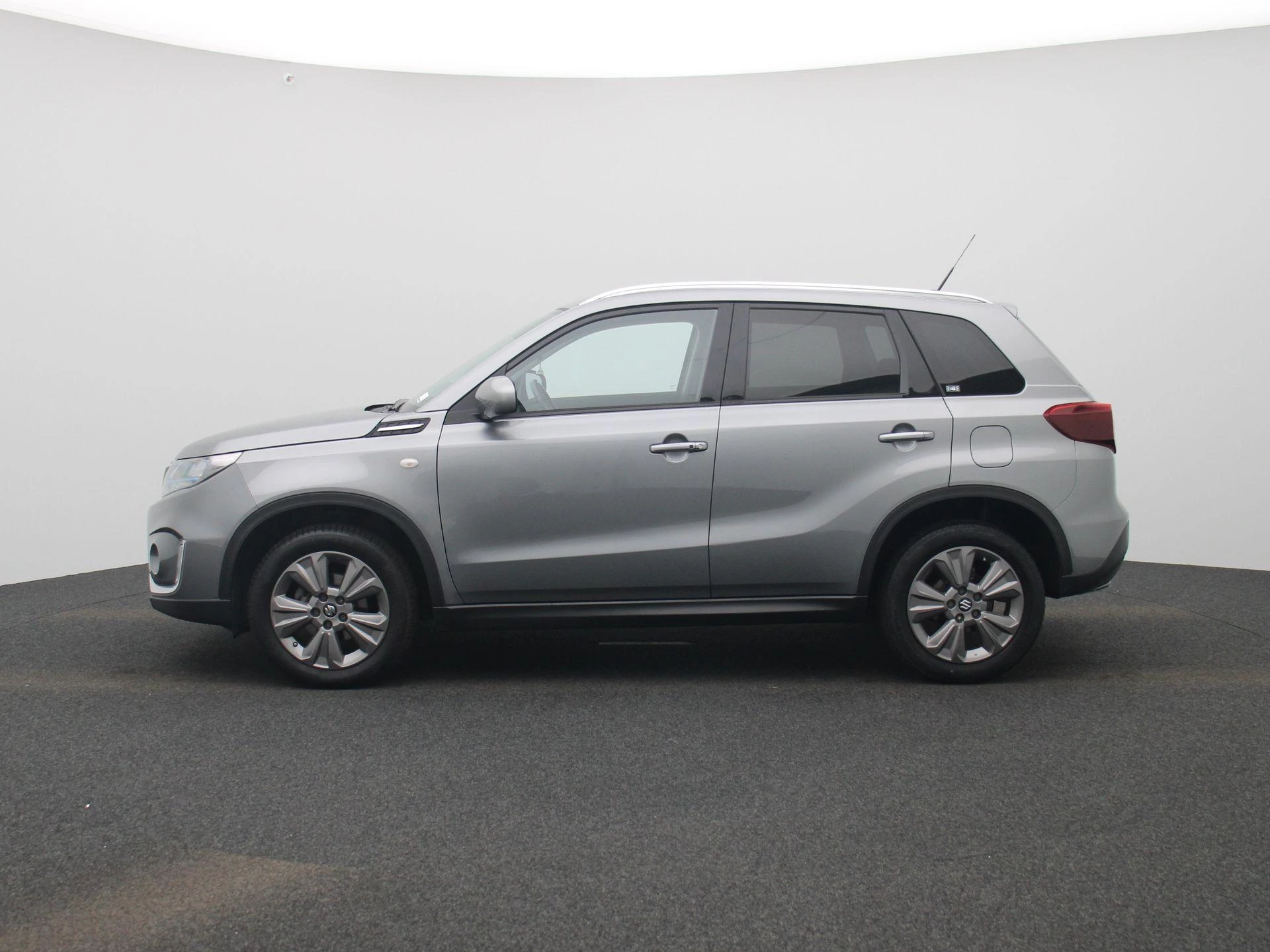 Suzuki Grand Vitara 1.5 Luxe+ Cam | Adaptive Cruise | Zetelverw.