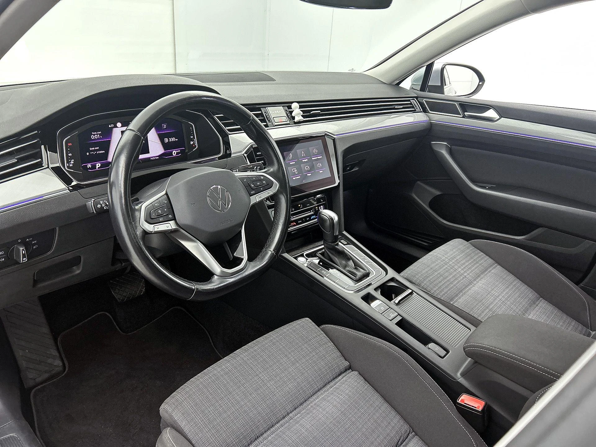 Volkswagen-Passat-image-17