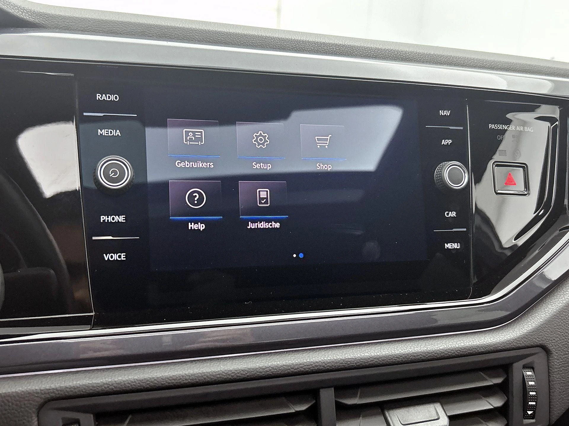 Volkswagen-Polo-image-9