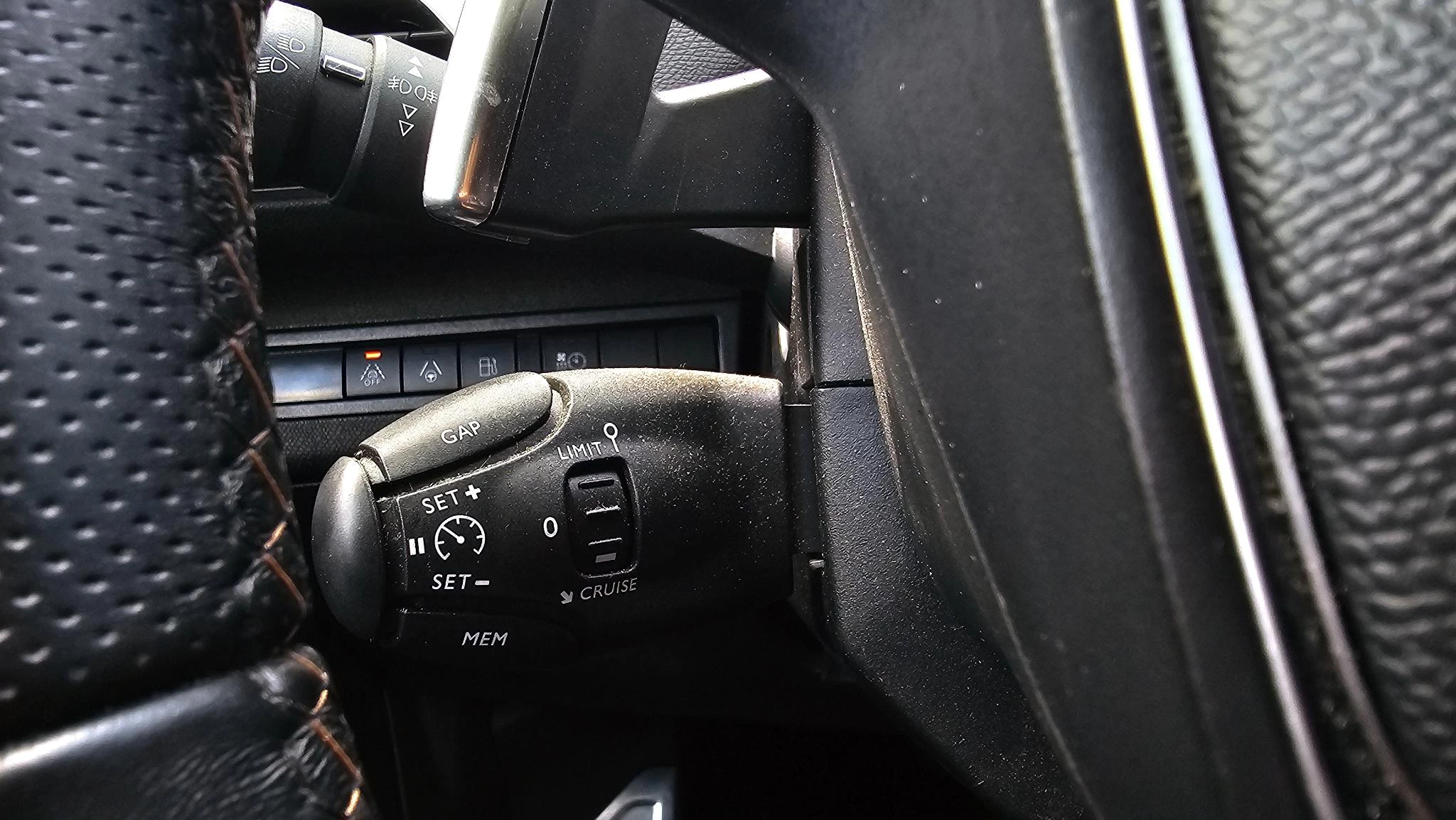 Peugeot 3008 1.6 HYbrid 225 GT- Line