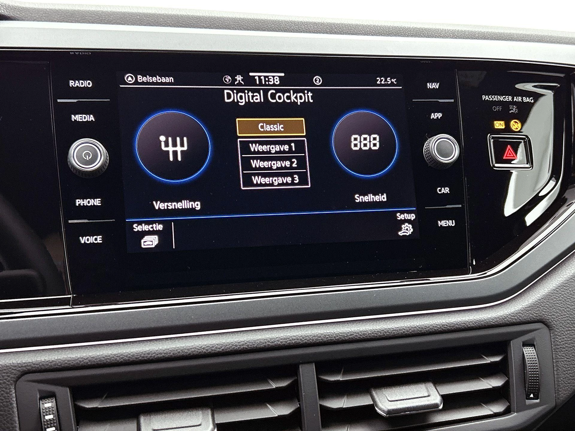 Volkswagen-Polo-image-10