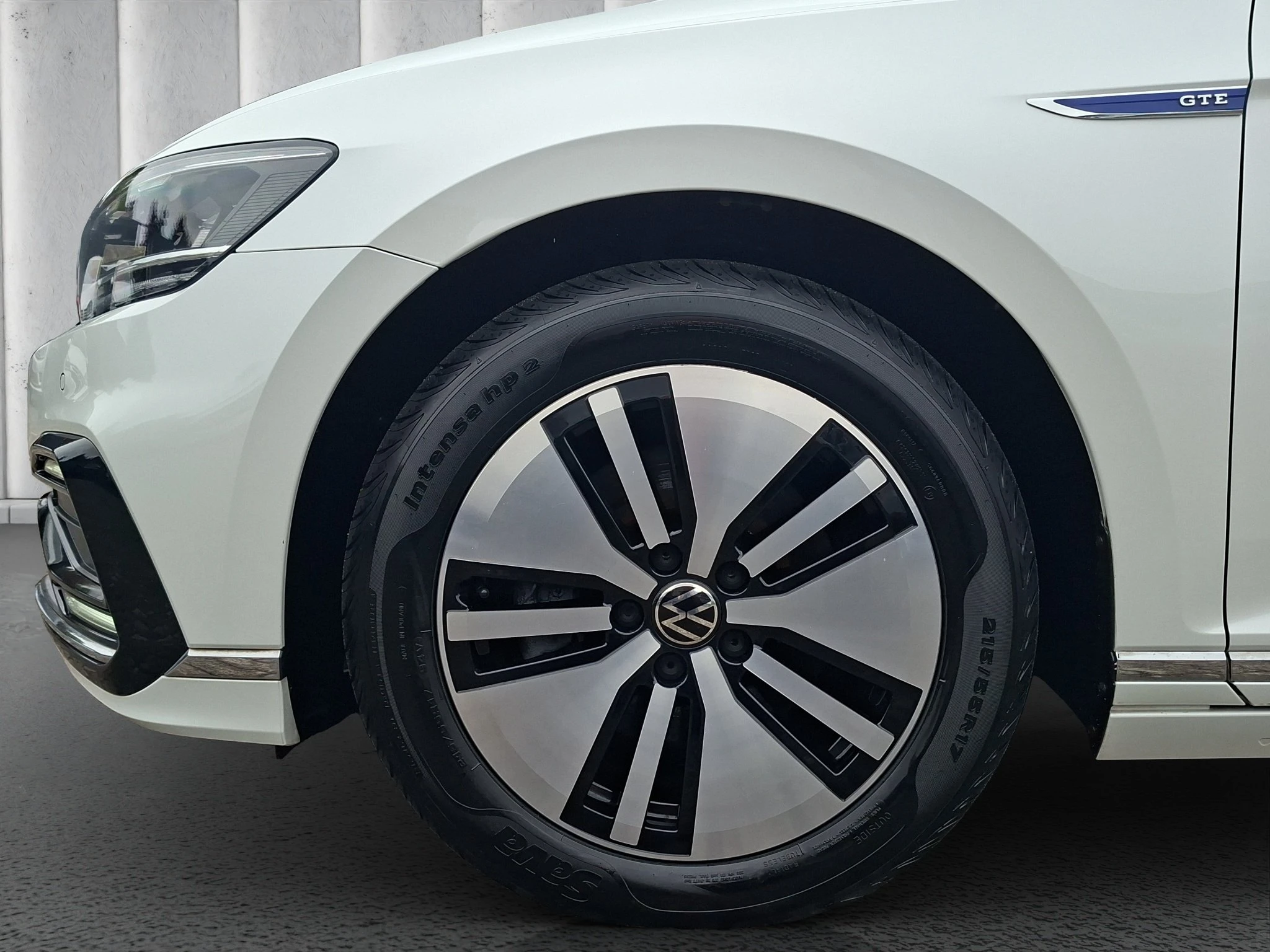 Volkswagen-Passat-image-8