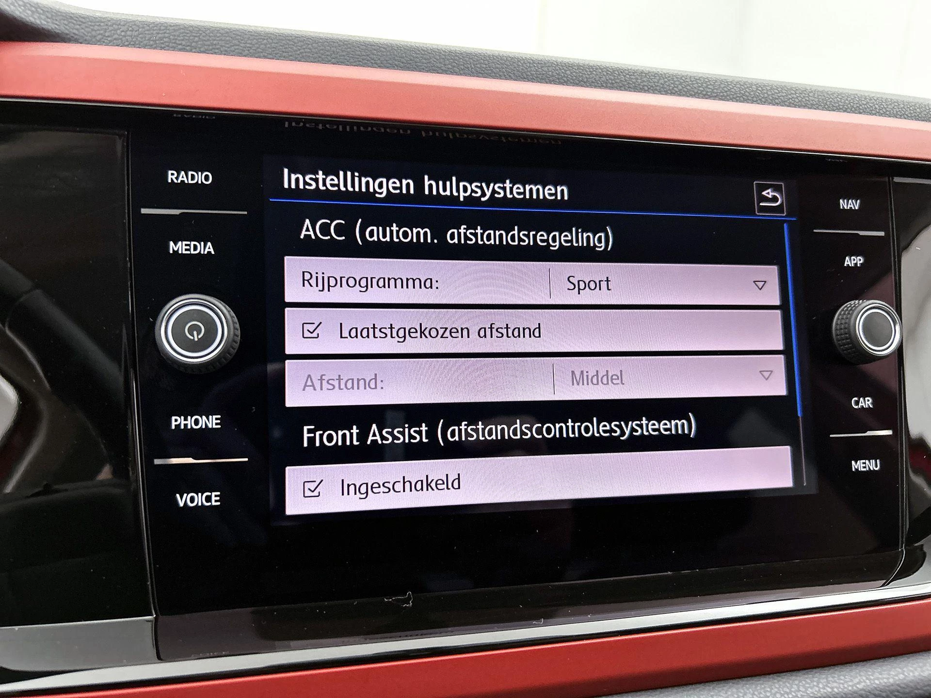 Volkswagen-Polo-image-9