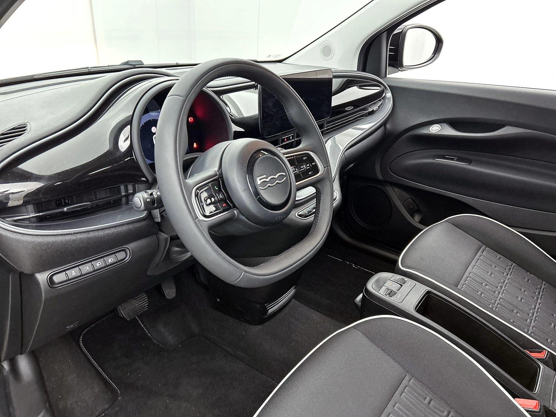 Fiat-500e-image-11