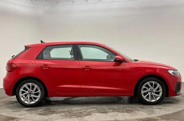 Audi-A1 Sportback-image-3