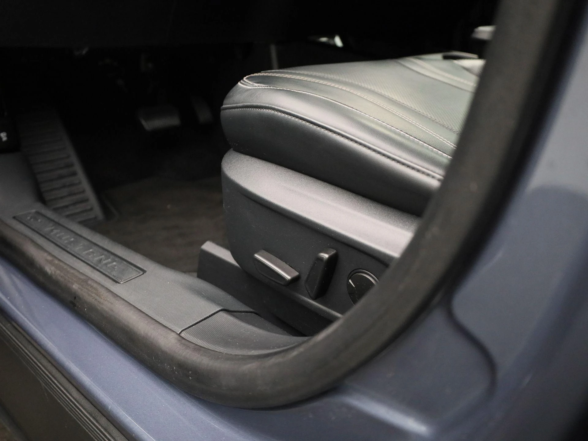 Ford-Mustang Mach-E-image-30