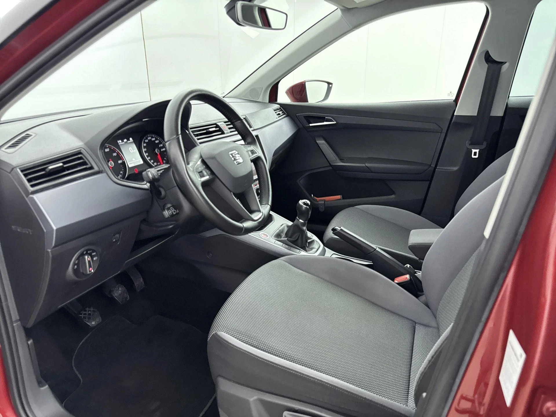 SEAT-Arona-image-16
