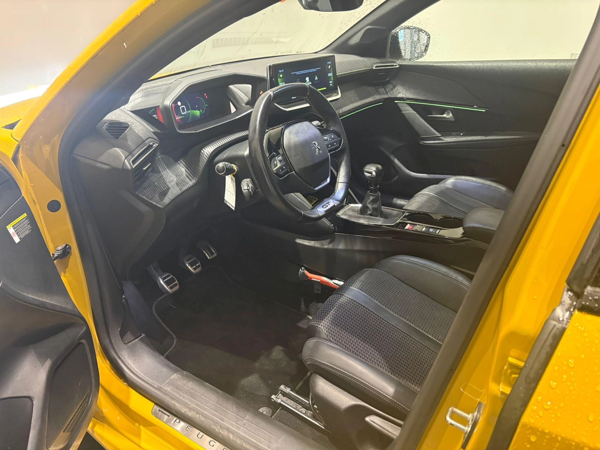 Peugeot-208-image-18