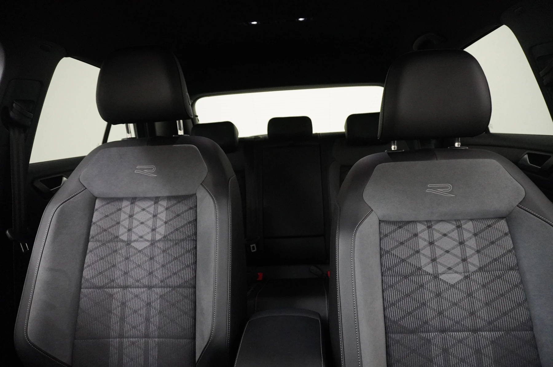 Volkswagen-T-Roc-image-11