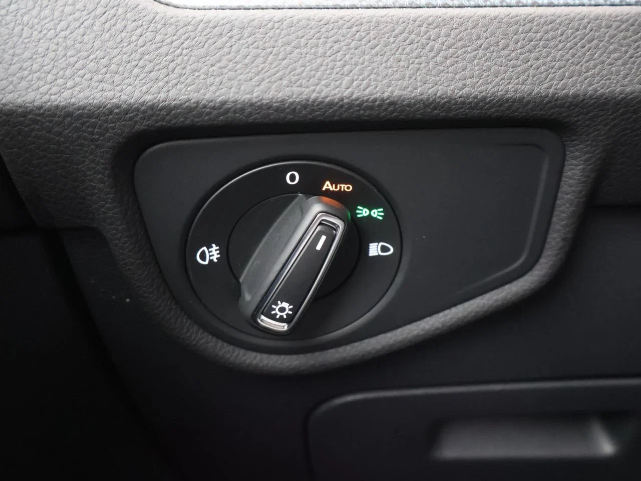 Volkswagen-Touran-image-18