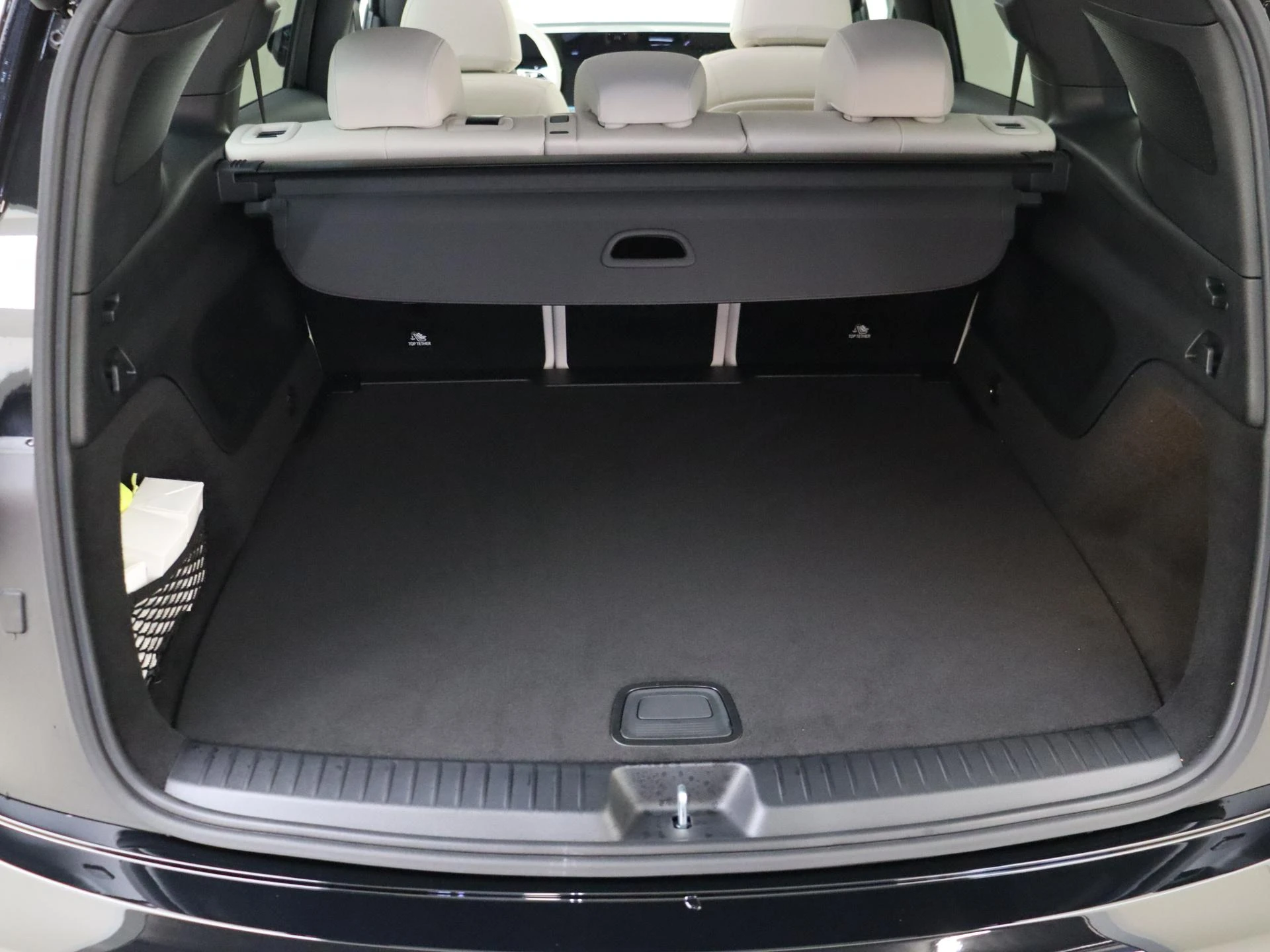 Mercedes-Benz-GLB-image-27