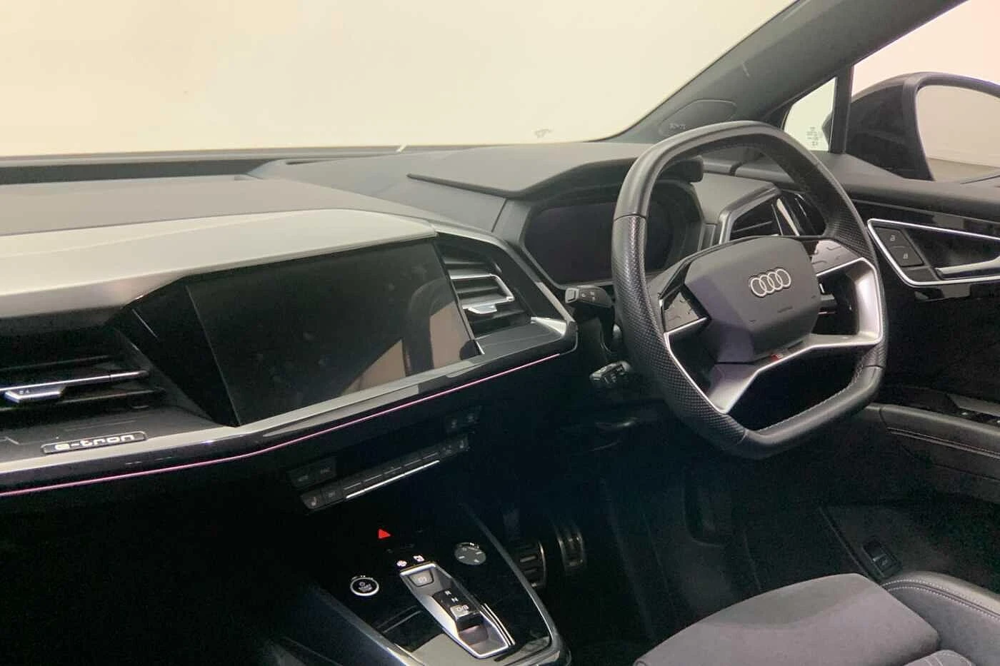 Audi-Q4 e-tron-image-11