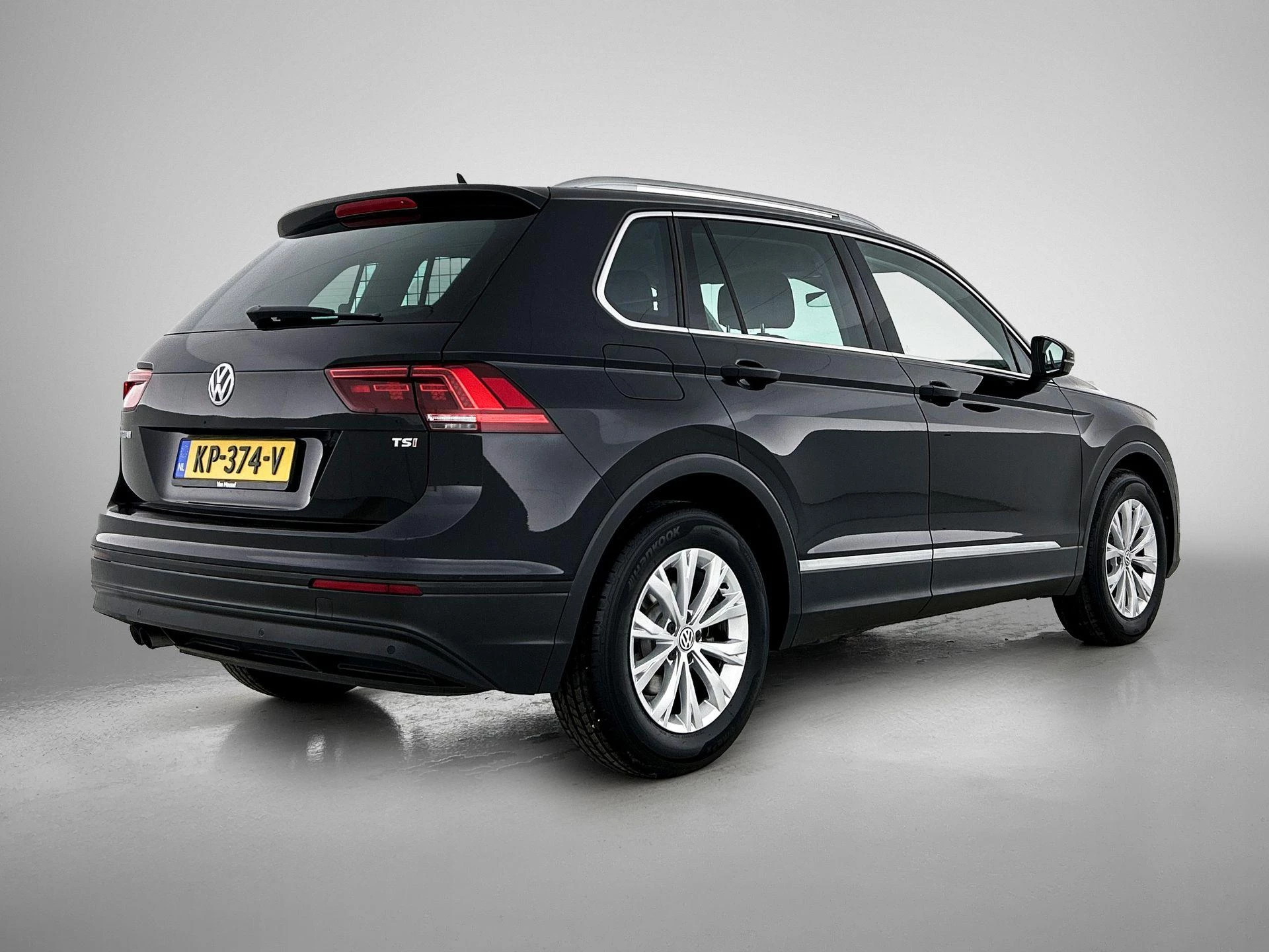 Volkswagen-Tiguan-image-3